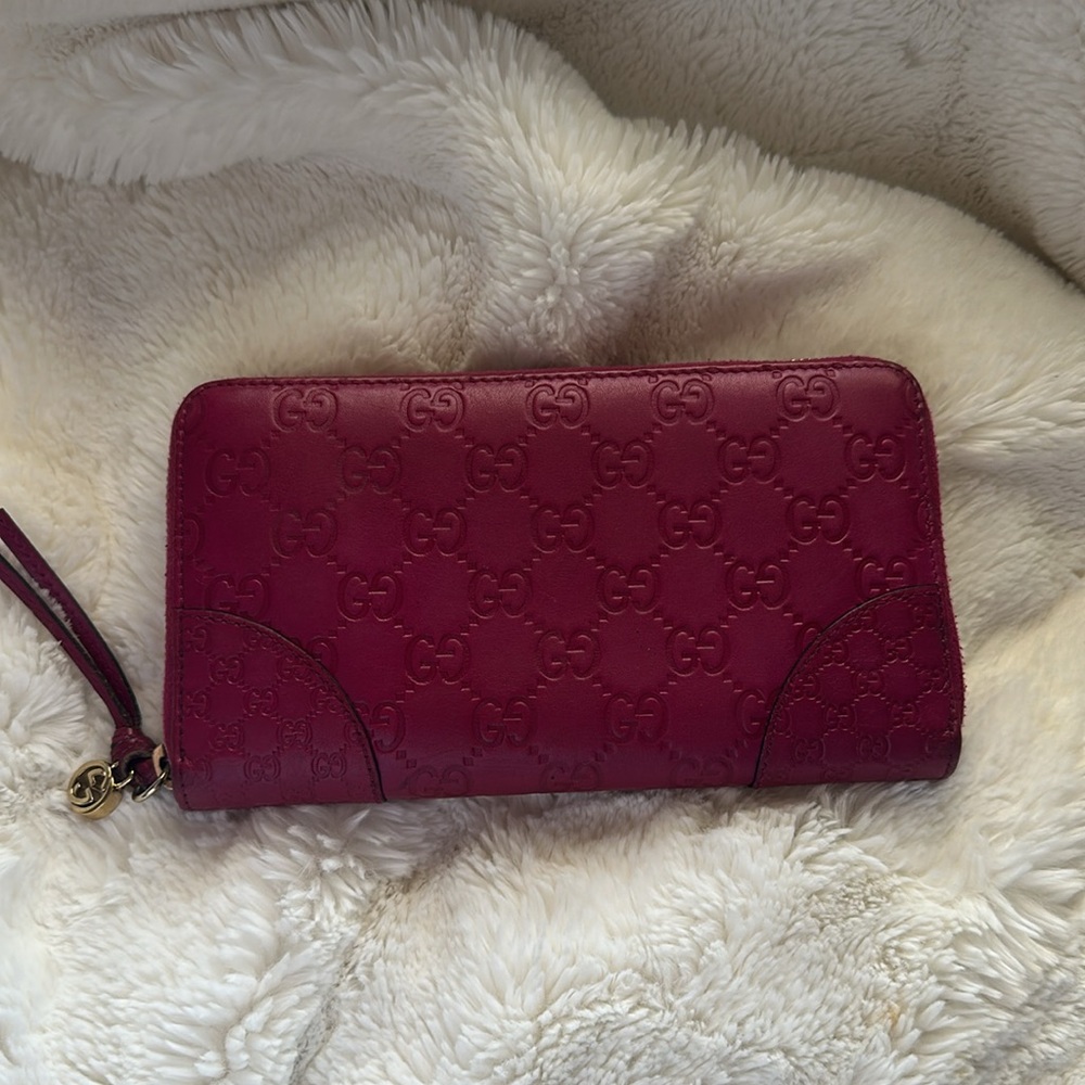 GUCCI GG Hot Pink  Zippy Leather Authentic Wallet GG Micro GG